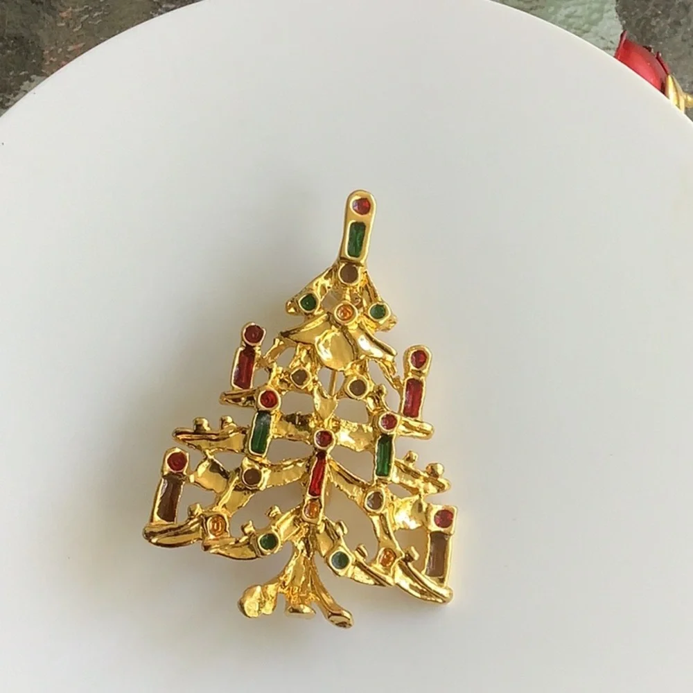 Festive Gold Christmas Tree Brooch - Picture 3 of 5